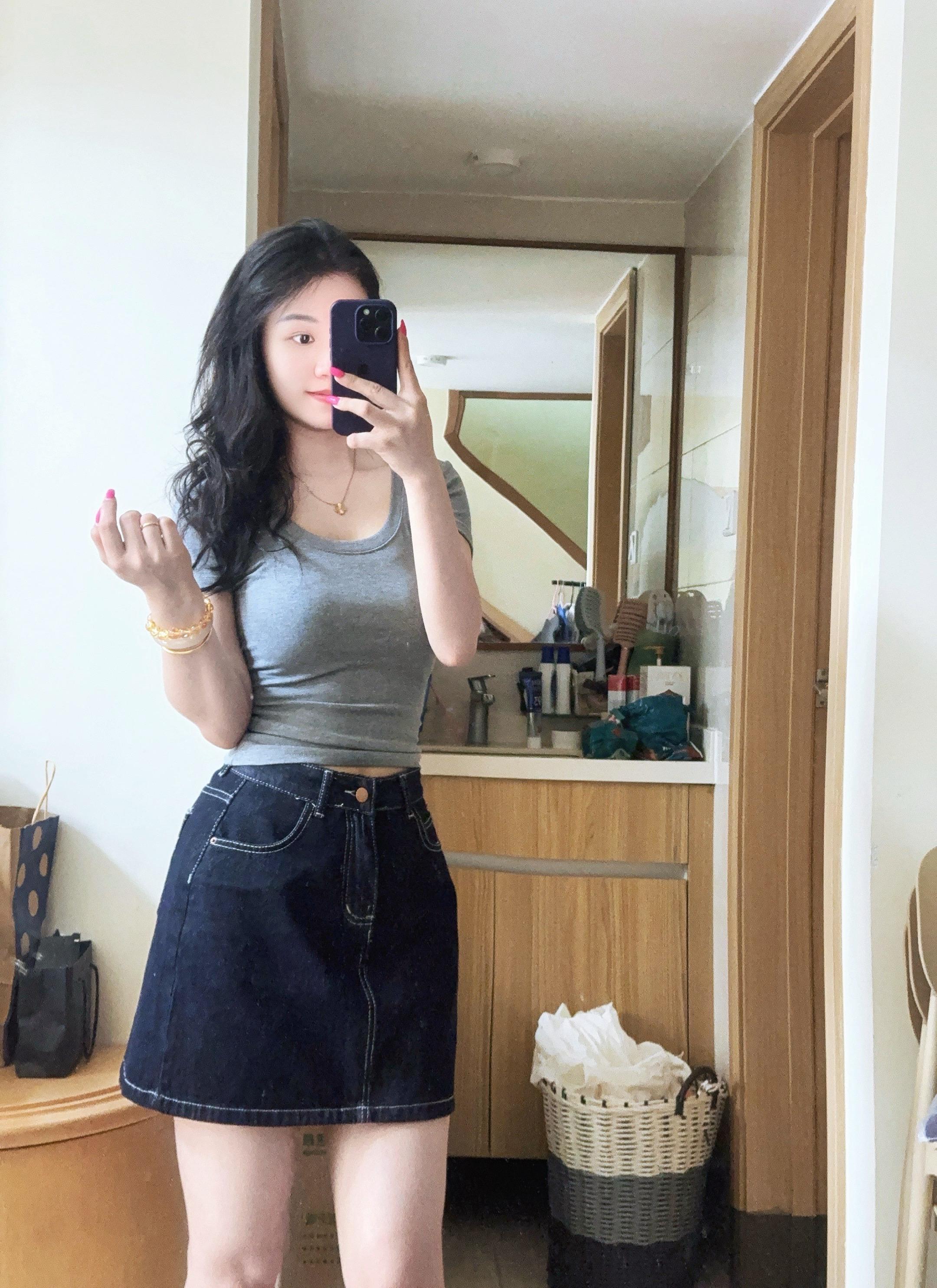 当认知越来越高时,你会开始真正理解身边的每一个人,没有好坏,没有对错,只是处在不同的能量频率中,显化出不同的状态,做出不同的选择,有了不同的言语和行为#vlog日常 #ootd穿搭分享 #包包推荐