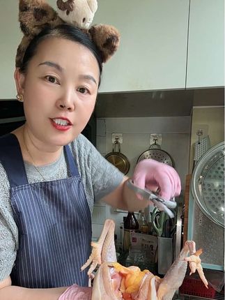 特别好用,剪鸡骨,刮鱼鳞,甚至开瓶器通通都可以用#剪刀#厨房不锈钢专用剪刀#好物推荐🔥