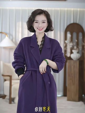 姐妹们,我真的太爱这件毛衣了!它是这种精纺的细羊毛,穿起来特别显气质,而且一点也不扎皮肤,宽松的版型也不挑身材,不管是单穿还是叠穿都超美的,喜欢的姐妹千万不要错过。#强烈推荐#气质穿搭 #穿搭 #高级感穿搭#显瘦穿搭