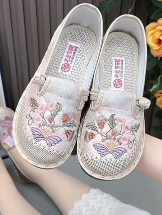 夏季软底防滑民族风老北京绣花鞋#好鞋推荐 #绣花鞋 #软底软面穿上超舒服 #民族风女鞋 #超便宜超划算