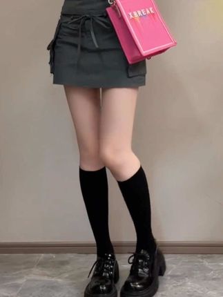 白色袜子女士中筒袜夏季薄款丝袜春秋jk长筒过膝袜压力瘦腿小腿袜弹性好不紧绷不下滑显高显瘦显腿长时尚百搭又减龄#穿出大长腿 #显高显瘦显腿长 #夏季时尚穿搭 #谁穿谁好看#秒变大长腿