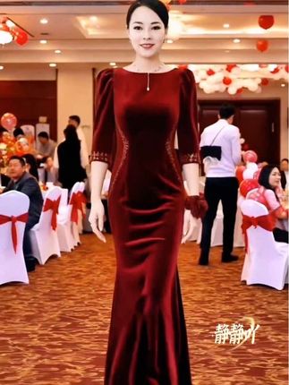 #婚庆礼服 #鱼尾礼服裙#优雅气质 #高端大气 #喜婆婆妈妈婚宴礼服裙@DOU+小助手