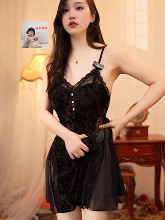 被闺蜜疯狂安利!这套睡衣把纯欲美学穿到骨子里,夏日夜晚氛围感直接封神!#爱了爱了 #我又心动了 #性感睡衣 #女人味穿搭 #强烈推荐