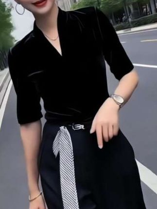 如果你爱一个人,就不要害怕结果。在你能爱的时候用力去爱,因为不是每个人都能遇到一个很爱很爱的人。纵使结局不如意,遇见已是上上签#时尚气质穿搭 #减龄显瘦穿搭 #谁穿谁漂亮 #T恤