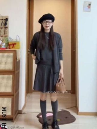 时尚针织开衫短袖套装女秋冬季新款显瘦气质软糯百褶半身裙三件套