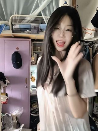 不打算化妆了,谁支持谁反对#troublemaker #初寒摇 #抖音潮流舞蹈地图 #有点上头