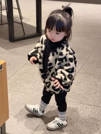 ~是甜妹 是酷girl 是不被定义的你自己#骗你生女儿 #生女儿就是用来打扮的 #萌娃穿搭#女童穿搭 #儿童秋季外套