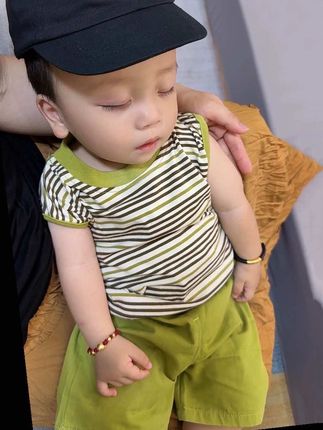 夏天就要给宝宝穿这种亮色系的套装,巨巨巨显白的~~#潮童穿搭 #夏天穿搭 #高品质童装