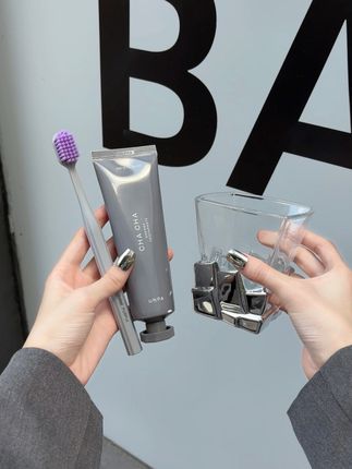 甜酷girl的一天~从刷牙开始!!#情侣牙刷 #好物推荐🔥 #好东西一起分享 #甜酷女孩 #成人牙刷 琪