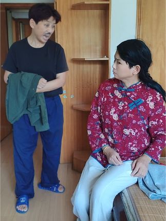一人饰演两角色!幽默搞笑#抖音小助手