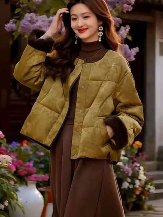 #新中式国风羽绒服 #我的初冬穿搭look #怎么穿显气质#素颜怎么把衣服穿好看 #冬日穿搭测评