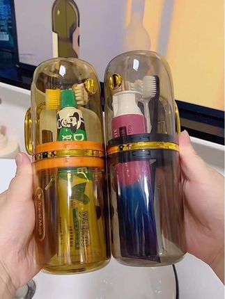 #旅行洗漱杯 每次旅行住酒店我都是自己带#漱口杯,干净卫生用着放心,一个杯子就能搞定一家人的洗漱问题,太方便了!#出差旅行#三合一洗漱杯#旅行好物