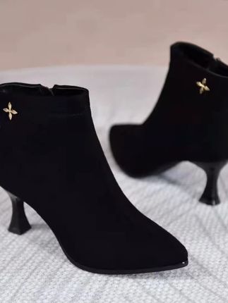 @玥玥穿搭 尖头细跟短靴#上脚舒适 #好穿不累脚