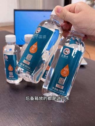 BBA车主后备箱真的都放这个含硒水吗#硒泉水 #文森卡 #山泉水 #健康好水 #喝水