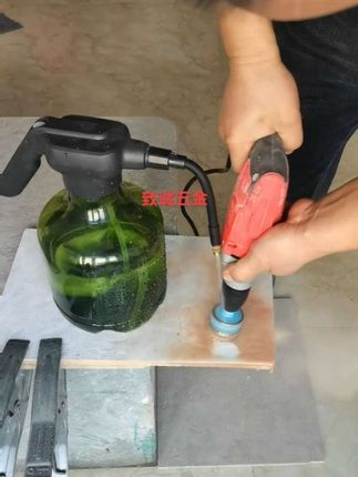 #瓦工工具 #五金工具 #电动喷水壶