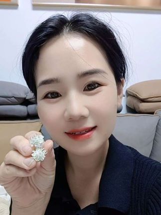 好喜欢这款烟花耳钉,既是烟花远看时又像雪花,秋冬戴很应景#烟花耳钉#耳钉