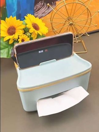 家里放一个多功能纸巾盒,不仅能放抽纸,像我们平时用的遥控器、小物件都可以放进去,这样就不用担心找不到东西了,简约又好看,随便摆在哪里都很合适#多功能纸巾盒收纳盒 #多功能纸巾盒#纸巾盒 #美观实用