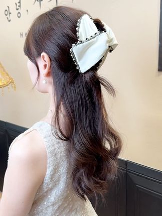 新款手工串珠三角赫本抓夹法式高级感后脑勺鲨鱼夹#头饰发饰 #适合夏天的发饰 #简单好看发型 #赫本抓夹