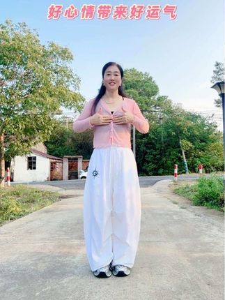 好心情带来好运气,每天清晨打开窗心情亮堂堂,伸个懒腰比个耶给自己鼓鼓掌👏#好心情带来好运气 #零基础学舞蹈 #一学就会系列