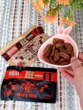 叻滋滋滋一口韩式素牛肉零食爆辣大豆素肉肥牛8090后儿时怀旧小吃#零食推荐 #追剧小零食 #滋一口素牛肉 #零食分享