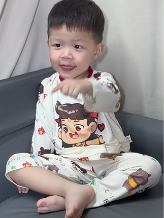 要啥女儿?儿子有时候也挺香的!#宝宝睡衣 #温馨画面 #带娃 #骗你生儿子 #陪你长大