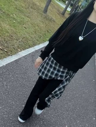 活着活着就明白了,跟任何人较劲都是在消耗自己,人 间清醒的四不原则:不被拿捏,不信承诺,不吃大饼, 不听故事,也许最稳定的关系就是没有关系!#时尚搭配服装 #日常休闲穿搭 #穿搭日常 #日常穿搭分享