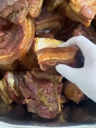 窖藏填满,为冬天储备足够的肉肉。#盐边油底肉