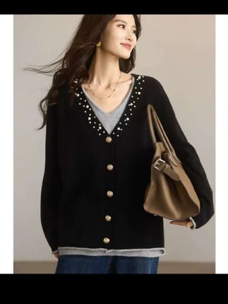 (726)大码女装时髦重工钉珠设计感V领单排扣假两件针织衫秋冬新款#假两件 #毛衣 #针织衫 #大码女装 #秋冬毛衣