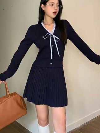 韩系学院风针织套装女春秋冬减龄穿搭高级感独特两件套#懒人必备 #美妆 #感谢抖音我要上热们 #显瘦气质穿搭 #感谢抖音我要上热门✦