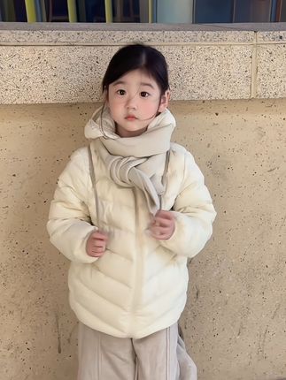 总是喜欢翻看相册里小小的你 去年 前年 甚至更小的你 也正是此时才忽然发现 原来短短一年的时间 你竟然成长了这么多 惊喜于你的変化 又舍不得你这么快就长大 记录的意义 也在回忆的时候具像化了 #我的女孩👧🏻 #陪你长大的幸福 #一转眼都已经这么大了