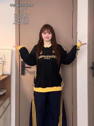 #休闲穿搭 #宽松t恤 FOPJ时尚潮流印花V领套头卫衣女学生春秋宽松长袖薄款无帽外套ins#卫衣穿搭 #百搭上衣 #显瘦搭配