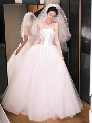 新娘白色轻婚纱 #dou上热门 白色抹胸礼服新款结婚订婚新娘网纱长裙户外旅拍出门轻婚纱高级感#新娘白色轻婚纱 #高端婚纱 #婚纱 #出门纱