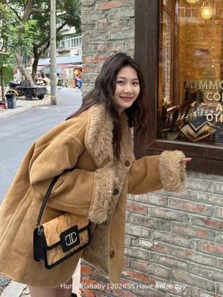 2025秋冬季两穿皮毛一体毛毛外套女秋冬宽松机车服上衣加厚中长款#韩系穿搭 #时髦穿搭 #秋冬穿搭 #外套 #显瘦穿搭