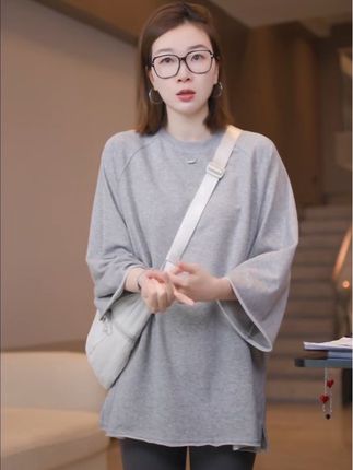 #时髦穿搭 #通勤搭配 #极简穿搭 【散边TEE】100纯棉 秋季休闲圆领长袖T恤