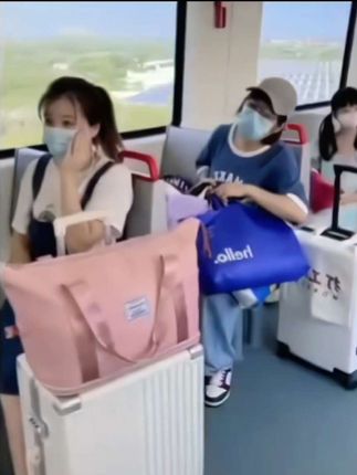 #创作灵感#时尚箱包 #拉杆箱挂包 #方便又实用#出差旅行必备