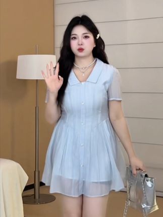 出门玩的姐妹一定不要错过这条收腰显瘦的小黑裙#大码女装 #140斤穿搭 #微胖穿搭 #微胖女生