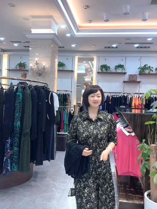 #同城精选话题 #穿出自己的风格 #广汉市靓雅i n99实体店穿搭分享