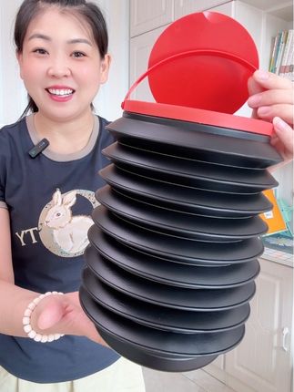 小物件大用处~堵车尿急、晕车想吐、车里扔垃圾等等,再合适不过了,关键价格还实惠,推荐!#折叠垃圾桶 #车载垃圾桶 #方便实用 #有车必备 #实用分享