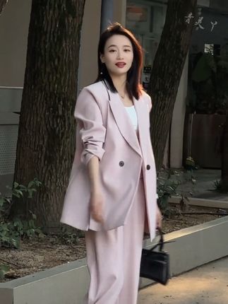 #轻奢女装 #西装套装女 #穿出自己的风格 #穿出你的时尚你的感觉 #谁穿谁美