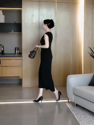 黑色无袖连衣裙女2025新款夏季#连衣裙 #无袖连衣裙 #减龄气质 #优雅气质 #裙子