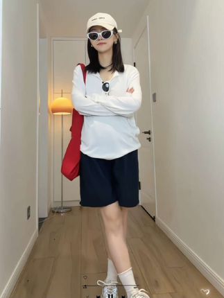 孕期穿对裤子太重要了!这条亚麻孕妇短裤真的戳中我~,无托腹设计超贴心,高腰版型稳稳护住腰腹,完全不勒肚子,孕中后期穿也毫无压力~ 料子是透气的亚麻,夏天穿凉丝丝的,一点不闷汗~,最惊喜的是产后还能接着穿!松紧腰设计超实用,孕期产后一条搞定,性价比直接拉满~#孕妇 亚麻短裤,#孕妇短裤 #孕妇裤#孕期穿搭#夏季穿搭
