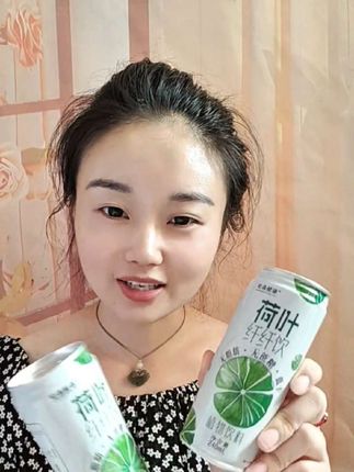 #荷叶纤纤饮 一口下去就是浓浓的茶香混合着荷叶的清香,清润舒爽,无糖无气,管不住嘴迈不开腿的去试试。#清凉一夏 #减脂经验分享 #饮料 #仙女都在喝什么