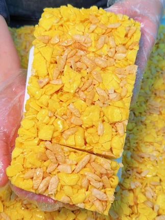现在好少人执着于用靓料而且手工去做沙琪玛了, 你吃过这款榄仁沙琪玛就知其中的滋味!#地方特色美食 #沙琪玛 #传统手艺 #广式茶点 #特色小吃