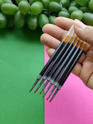 这款按动中性笔笔芯,各种按动笔都能装,书写流畅不断墨,告别小脏手#学习用品#文具安利#笔芯#按动中性笔笔芯#中性笔笔芯
