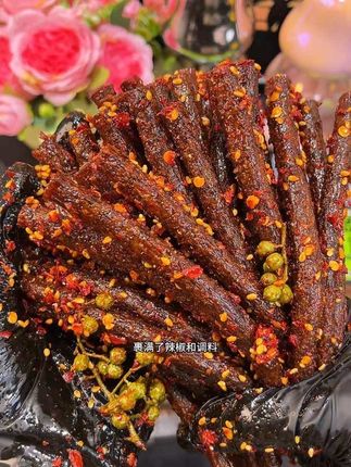 爱吃辣的一定不要错过这款藤椒麻辣,四川的藤椒搭配湖南的辣椒,麻麻辣辣不带甜味,越嚼越香,平时嘴馋来上一包超过瘾,现在个位数拿下五大包,公主少爷速囤!#辣条 #超好吃的零食分享 #麻麻辣辣 #超便宜超划算 #好吃到停不下来