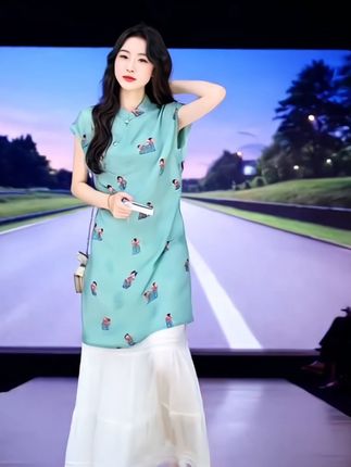 💚 被这套“国风印花套装”美到心颤! 中式上衣+白色长裙,把古韵与清新感玩出花~ 走在T台自带“国风少女”气场,每一步都像在书写“时尚的东方诗画”,这才是“国潮出街”的正确打开方式🎐  #国风印花套装 #国风少女 #东方诗画 #国潮出街#穿搭是为了取悦自己