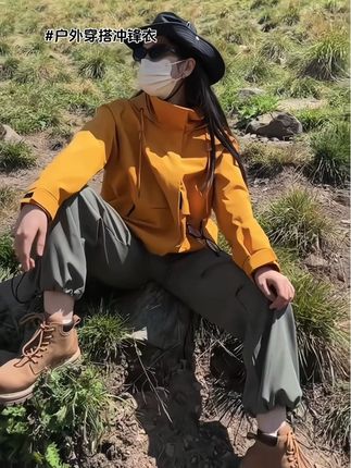 🍂 《玫瑰的故事》 黄亦玫 同款户外情侣休闲冲锋衣外套🧥 #0.5倍记录旅行穿搭太好拍了 #冲锋衣 #冲锋衣男女同款 #休闲外套 #冲锋衣外套