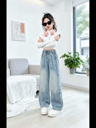 女童洋气阔腿牛仔裤 #学会穿搭技巧真的很重要 #早秋不费力显贵穿搭#2025年秋季都流行穿什么 #秋季穿搭cleanfit杀回来了#初秋一周不重样穿搭 @抖加🔥上热门🔥dou+🔥热点宝
