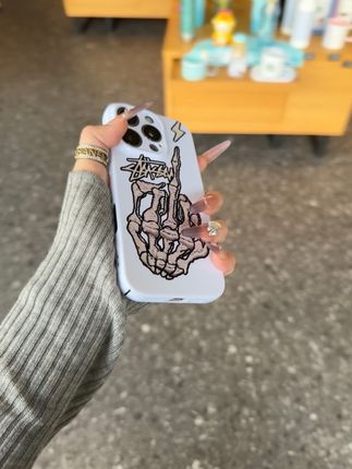 这闪电骷髅手指壳壳太酷了!简直显眼包专属 #阔爱炸了 #潮流 #手机壳 #3C好物推荐 #玩一个很新的东西