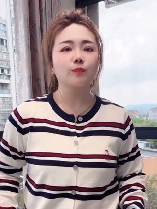 韩系撞色条纹圆领针织开衫女秋季慵懒宽松设计感刺绣毛衣#2529#好物推荐🔥 #洋气小衫 #百搭上衣 #针织衫